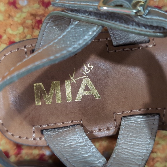 MIA Girl Metallic Sandals - Picture 2 of 3